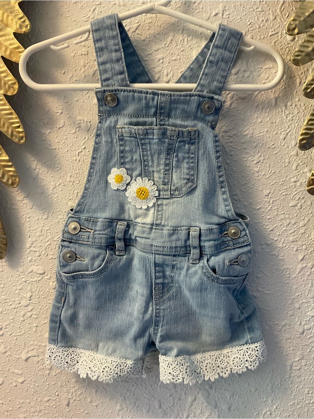 Wonder Nation baby girls daisy embroidered denim short overalls